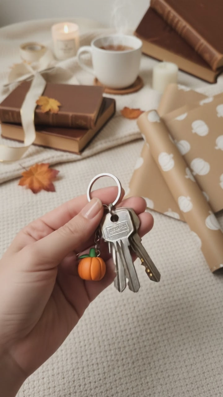 Handmade Pumpkin Charm Keychain – Cute Mini Gift